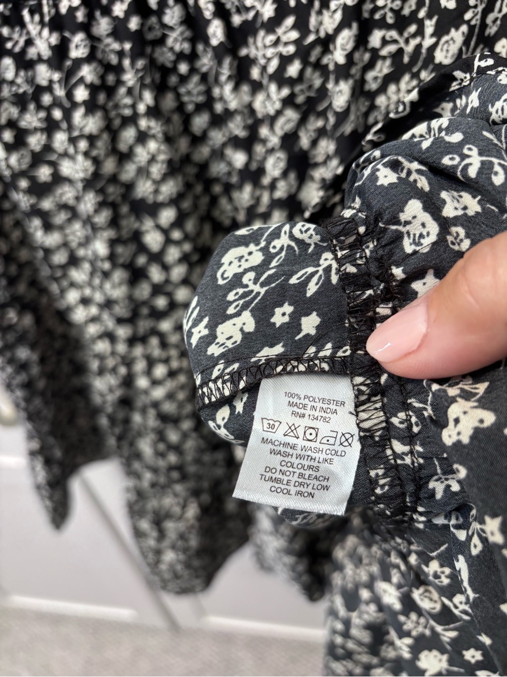 Blush Floral Puff Sleeve Mini Dress Size M Black White Tie Front Ruffle NWOT - Picture 4 of 15